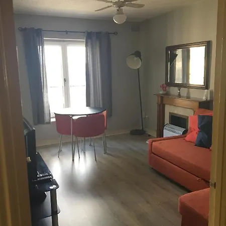 דירה Cozy Next To Castle