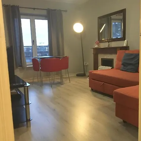 Cozy Next To Castle *