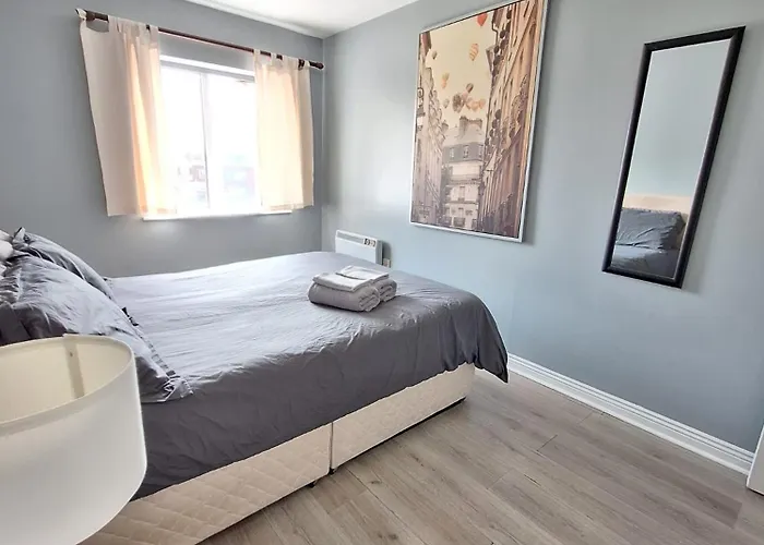 Cozy Next To Castle *