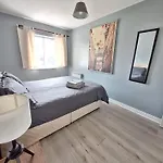 Cozy Next To Castle *